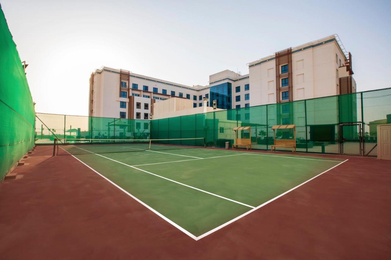 Four Points By Sheraton Аль-Айн Экстерьер фото Tennis court