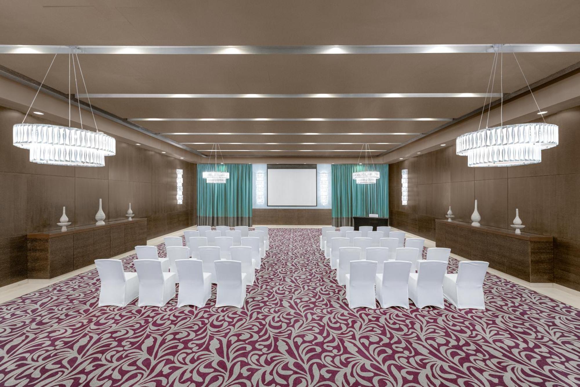 Four Points By Sheraton Аль-Айн Экстерьер фото The ballroom